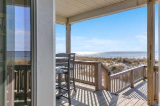 Big Cahoona Hill by Oak Island Accommodations - Oak Island - 1