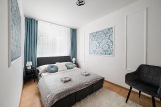 Classic 2-BR Apartment at Chmielna 200 m from Central Station, parking on site - Warsaw - 9
