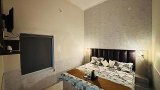 Nirvana inn guest house, near ram mandir - Ayodhya - 7