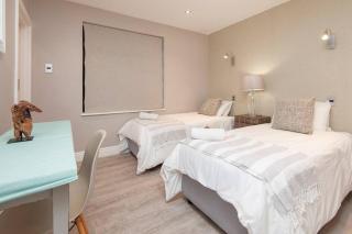 Marine Court 5 by BACK IN TOWN - 2Bedroom Ocean-facing Apt in Hermanus Centre - 6