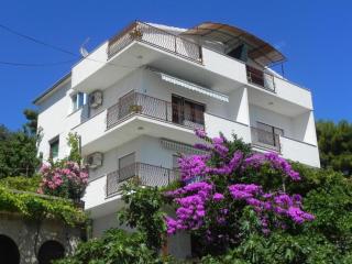 Apartmani STANIĆ - Coastal Comfort Beach Apartments - Duće - 0