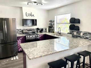 Super Comfy Home with Hot Tub! - Round Rock - 4