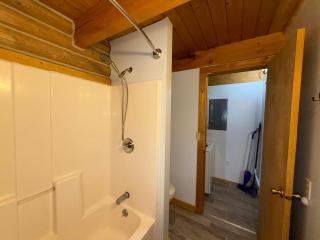 Talkeetna Log Cabin with Hot Tub Unit 2 - 8