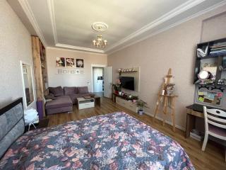 Modern Studio Apartment - 8