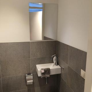 De Essenburgh 7-persoons, overdekte hottub en lounge, barrel sauna, sunshower, wifi, omheinde tuin, huisdier vriendelijk - Lievelde - 2