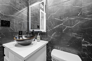 Modern Studio Retreat with Free Park - 5