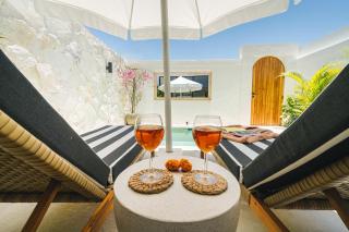 Luxe 2BR Pool, Netflix, Wifi 200MPBS, 8min BEACH - 0