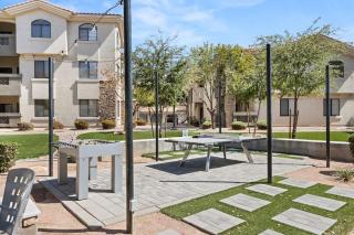 Peaceful Escape - 5 Min to DT - King Bed,WiFi,Park -2041 - Tempe - 2