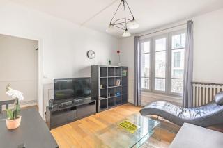 Parisian Paradise Beautiful Apartment - 9