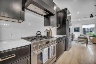 Eastside Haven - Austin - 5