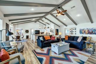 Peach Street Retreat - Fire Pit and Close to Main St - 3