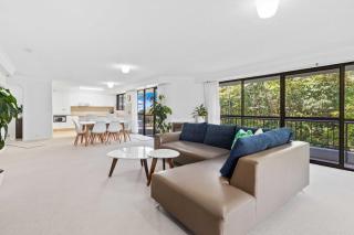 Tranquil 2 Bedroom on Burleigh Headland - Gold Coast - 0