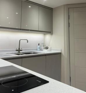 Central Leeds - Cozy Intimate Apartment - 4