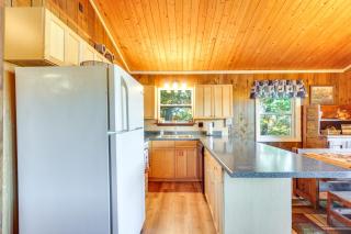 Hot Tub and Mountain Views at Gatlinburg Cabin! - Gatlinburg - 1