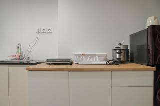 Gorgeous and Cozy Studio at West Vista Apartment By Travelio - Jakarta - 2