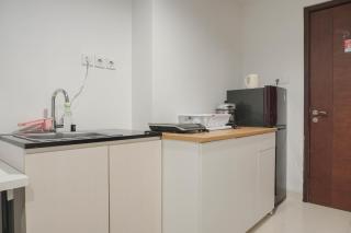 Gorgeous and Cozy Studio at West Vista Apartment By Travelio - Jakarta - 7