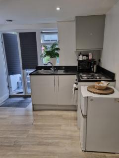 Modern self contain studio Own Private Access - Finchley - 6