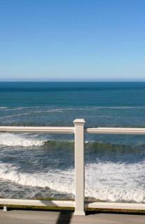 Dolphin by OceanviewHotTubs Oceanfront Shelter Cove Tesla - Shelter Cove - 9