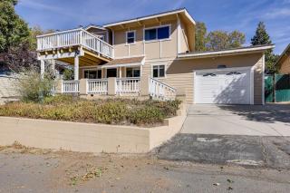 Home with 2 Decks - 2 Mi to Lake Gregory Dog Park! - Crestline - 8