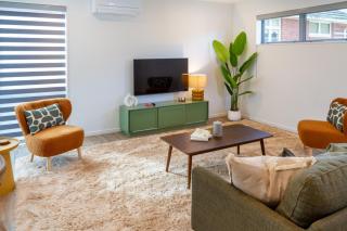 Modern 6BD Homes Carpark Avebury Park Avon River - Christchurch - 9