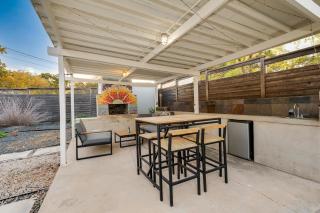 Two-Home Heart of Austin Compound & Karaoke Lounge - 1