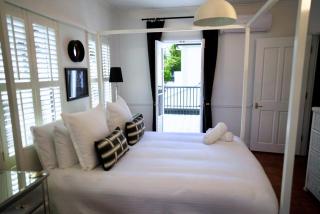 Walk to Adelaide Oval, 4-Bedroom Home with Parking - - 2