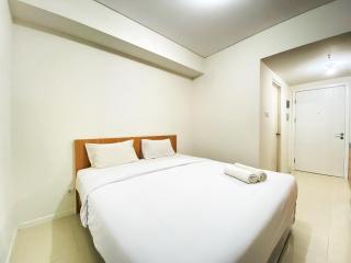 Homey and Comfy Studio Apartment at Parahyangan Residence By Travelio - 9