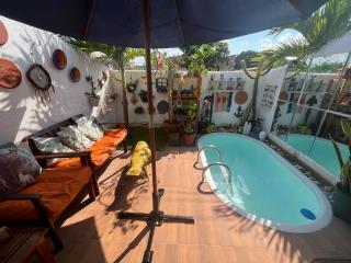 Bangalô térreo, com quintal e piscina privativos - 8