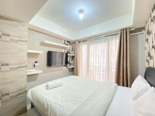 Homey Studio Furnished at Grand Asia Afrika Apartment By Travelio - 1