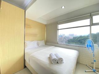 Comfortable 2BR Apartment AC in Living Room at The Jarrdin Cihampelas By Travelio - Bandung - 9