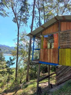 CABAÑA REFUGIO Rodeada de naturaleza y espectacular vista al embalse del Guavio - 7
