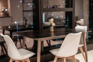 Modern Luxury in the Heart of Melbourne's CBD - 9