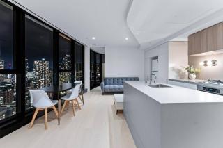 Modern Luxury in the Heart of Melbourne's CBD - 2