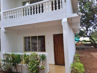 Apricot Inn North Goa - Mandrem - 7