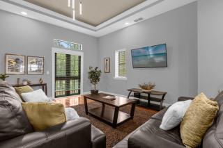4BR Disney Family Townhouse Resort in Orlando - with Resort Pool, Gym, Games, & Jacuzzi - Orlando - 7