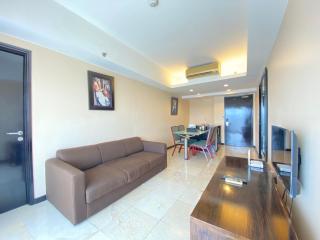 Gorgeous & Classic 2BR at Braga City Walk Apartment By Travelio - Bandung - 6