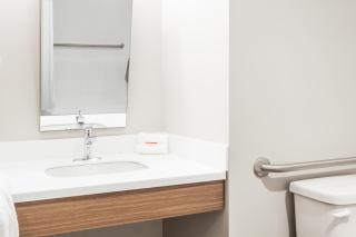 Microtel Inn & Suites by Wyndham Kirkland Lake - Kirkland Lake - 3