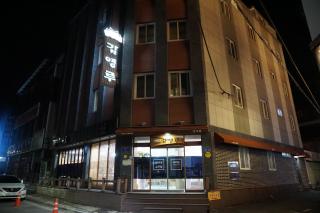 Gamyoungroo Hanok Hotel - Jeonju - 0