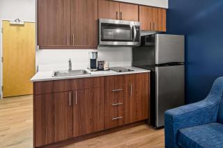 Park Inn by Radisson, Kelowna - 4