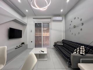 WSD Athens Pireas Stylish 2BD Apt with City View Balcony - Pireo - 9
