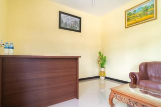 RedDoorz Plus at Sempurna Inn Medan - 3