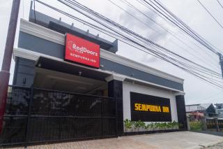 RedDoorz Plus at Sempurna Inn Medan - - 4