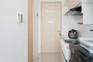 Cozy and Nice Studio Room Tree Park BSD Apartment By Travelio - Tangerang - 4