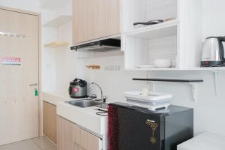 Cozy and Nice Studio Room Tree Park BSD Apartment By Travelio - Tangerang - 2