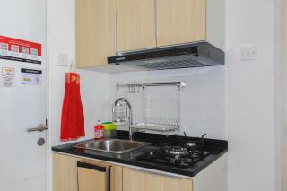 Cozy Living Studio Room at Urbantown Serpong Apartment By Travelio - 3
