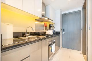 Modern Home in Business Bay with Panoramic View - Dubai - 1