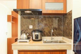 Comfortable and Homey 3BR at Meikarta Apartment By Travelio - Bekasi - 6