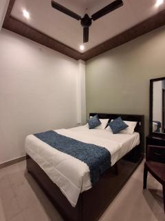 Shree Ram Sharnam inn - Ayodhya - 4