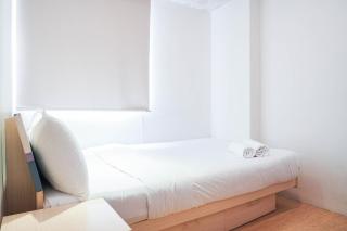 Nice and Spacious 2BR Green Pramuka City Apartment By Travelio - Yakarta - 6