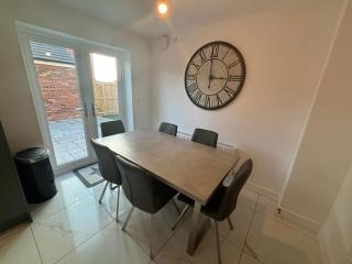Perfect 3bed House - Contractors - Ample Parking - Waltham - 8